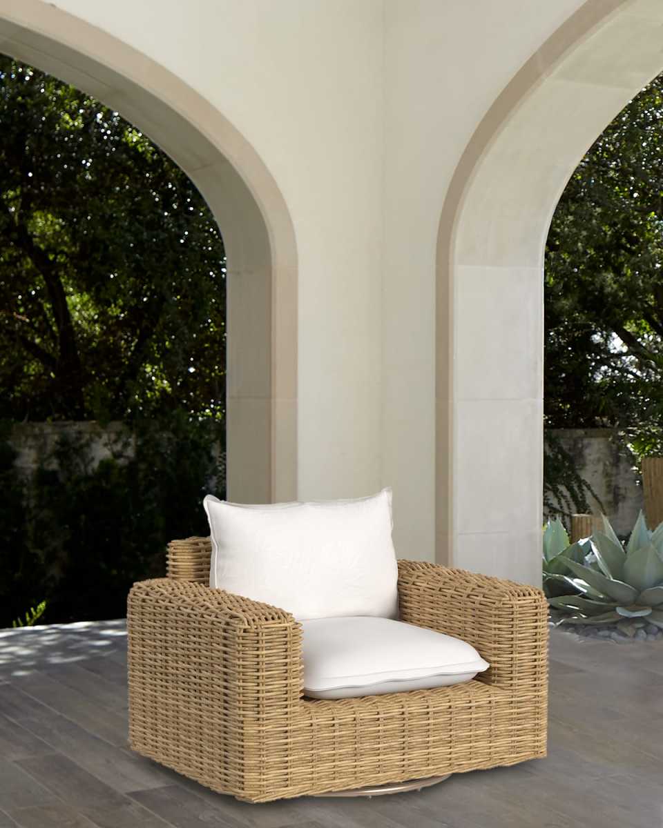 Playa Outdoor Swivel Club Chair